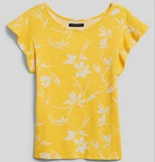 Banana Republic•SuperCute Textured Flutter Sleeve Top•Size M 