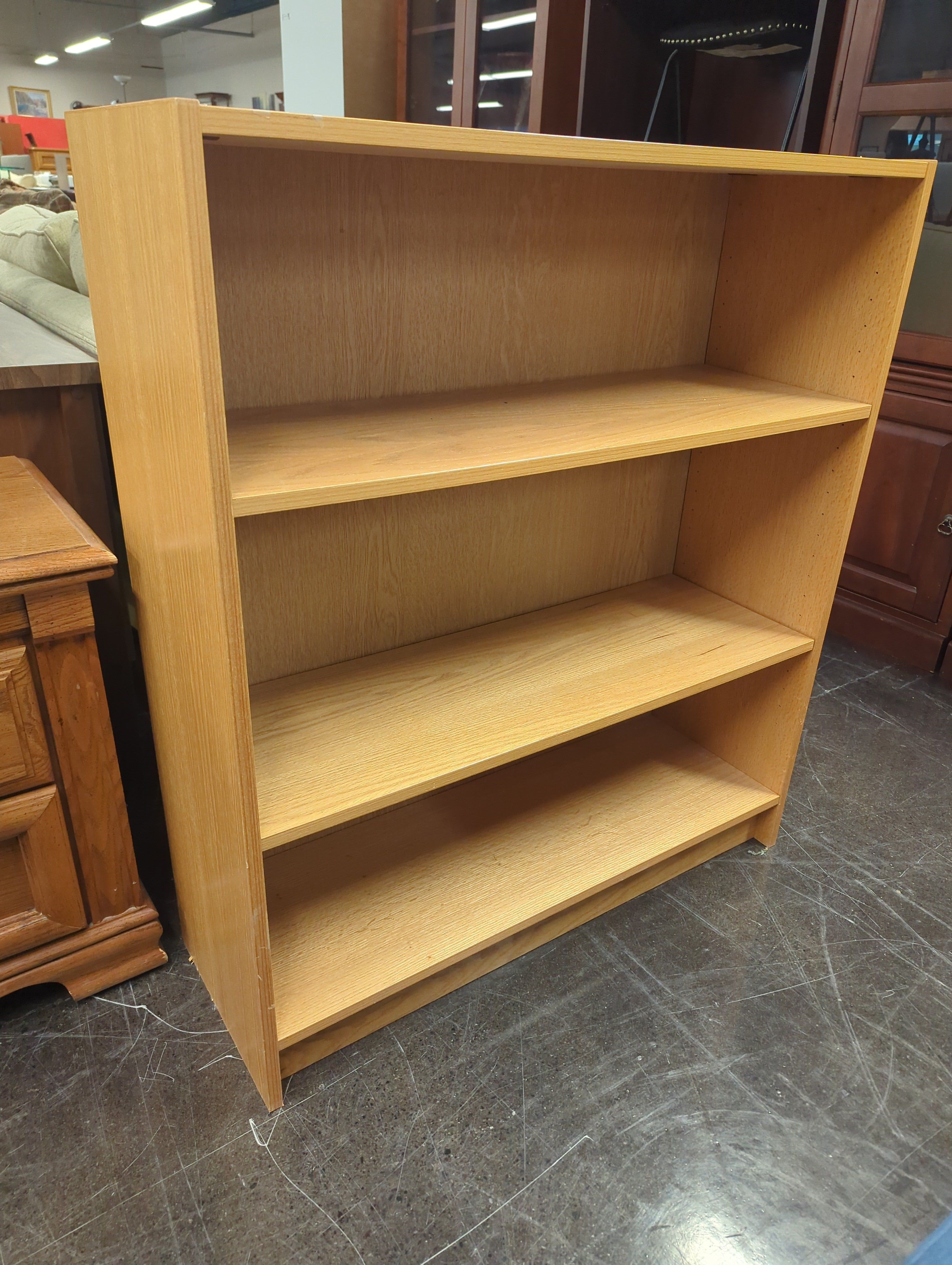 Medium oak bookcase