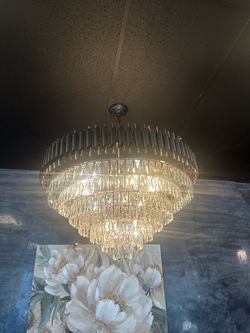 Elegant Crystal Chandelier – Modern Luxury