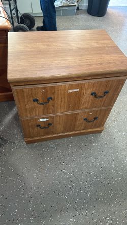 2 Drawer Filing Cabinet - See Pics 