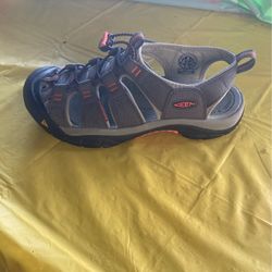 Keen Mens Sandel/ Shoe.  Size 9