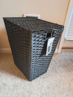 Woven Laundry Hamper with Lid 23"HX19"LX14"W