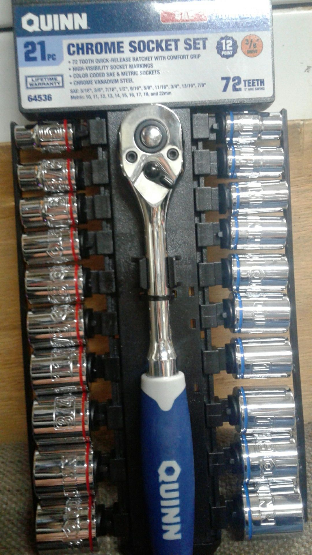 QUINN 21 pc. chrome 1/4 inch high visibility socket set