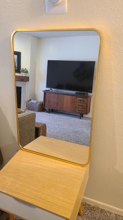 BRAND NEW Gold Frame Mirror 30×20
