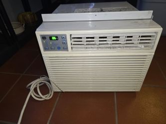 GE AEW10AQH1 10,150 BTU Window Air Conditioner 115V R410A Powers On Untested