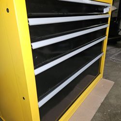 DEWALT 42"IN TOOL CHEST CABINET NEW HAS A DENT NO KEY 