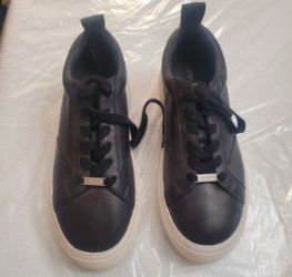 New Womens jslides size 7.5