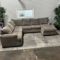 Oversized U-Shaped Sectional w/ Double Chaise – Deep Seating Comfort