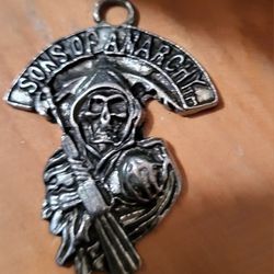 Son's Of Anarchy Pendant and Chain With Gold Gift Box