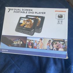 Sylvania SDVD7750 Dual 7-Inch Portable LCD DVD Player - Black