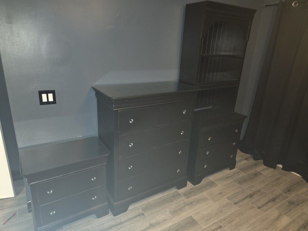 Dresser Set