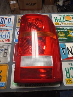 05-09 Land Rover LR3 Right Passenger Side Tail Light Original