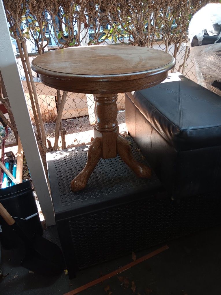 Round Wood End Table