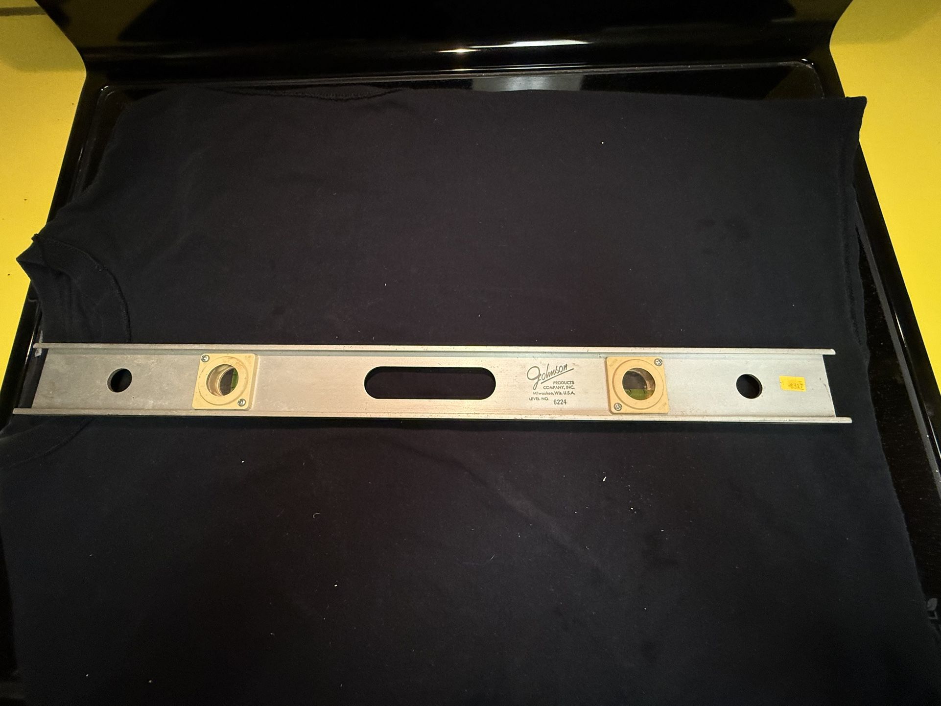 Vintage Johnson Aluminum Level #6224 Carpenter Tool 24 Inches