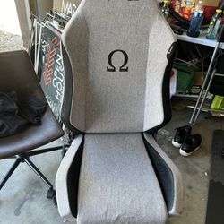 Secret Lab Omega Gaming Chair 
