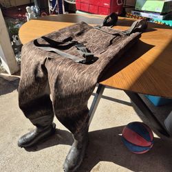 Nice Used Outdoor Size 11 Boot Weight Suit.