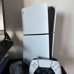 PS5 Slim in excellent condition
