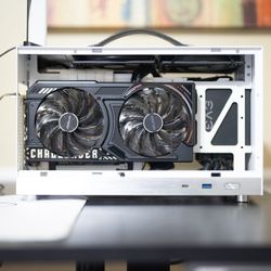 Small Form Factor Gaming PC 9060XT