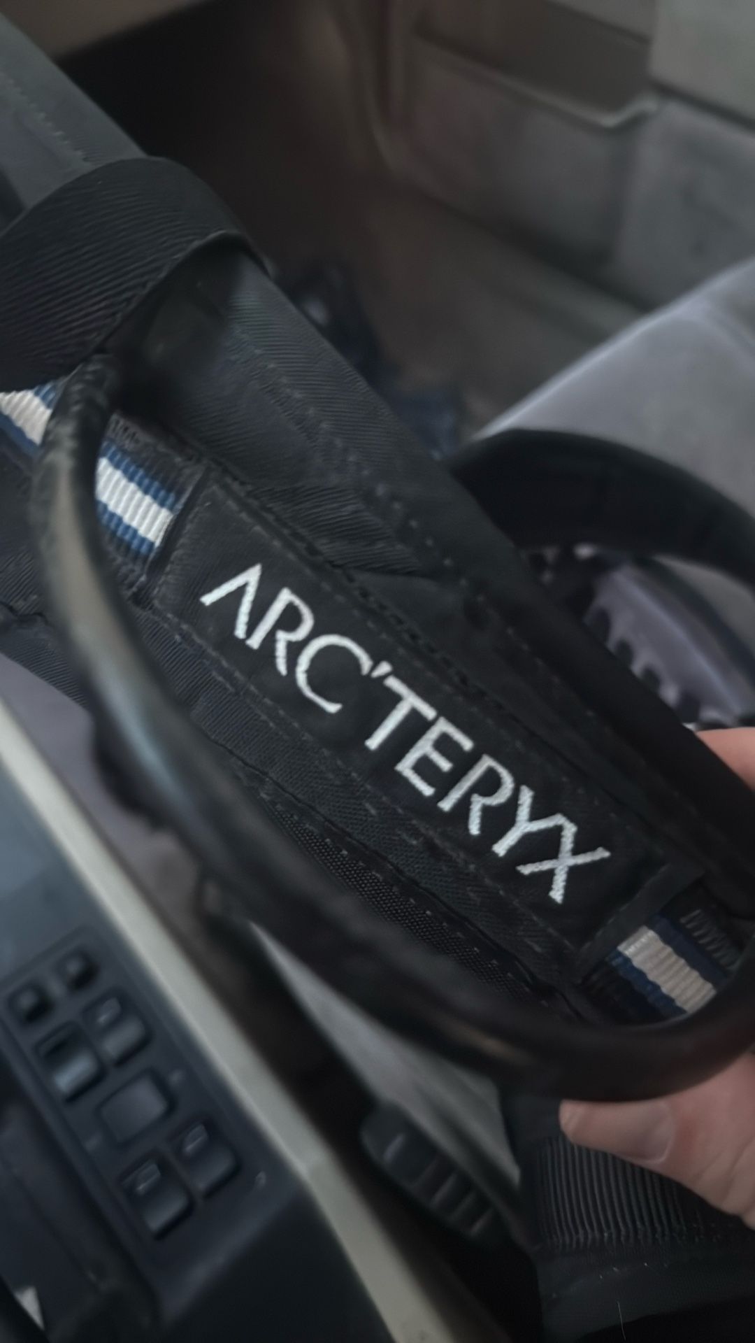 Arc’Teryx vintage climbing harness SIZE MEDIUMrock rockclimbing rock-climbing purple grey