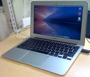 Mac book air 11 inch 4gb