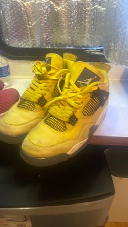 Jordan 4’s “yellow Lightings”