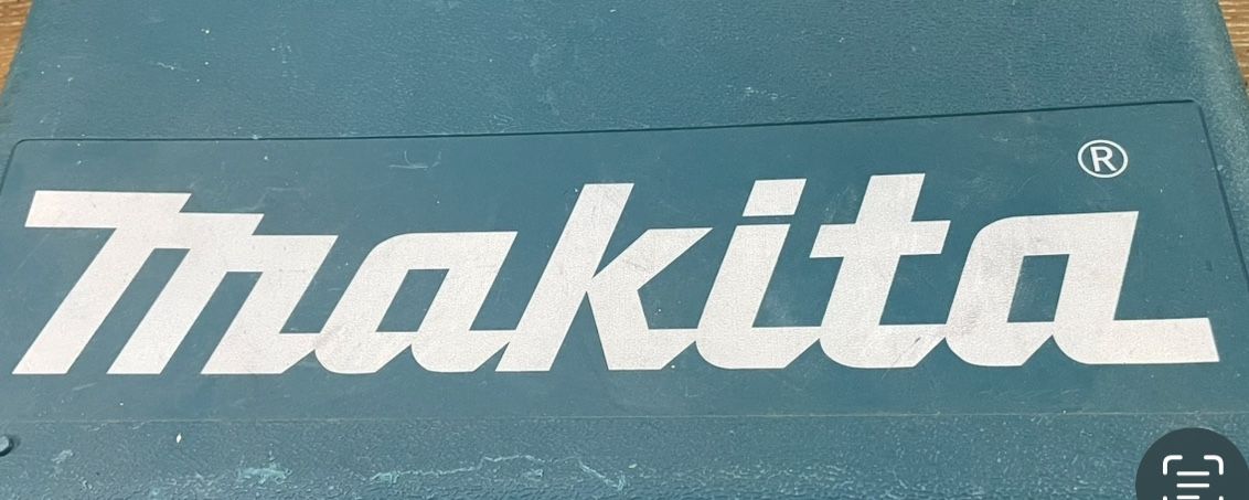 MAkita Grinder