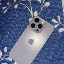 IPHONE 15 PRO 