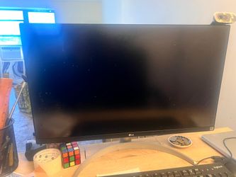 LG 27” 4K UHD IPS Monitor (27UP600-W) – Excellent Condition