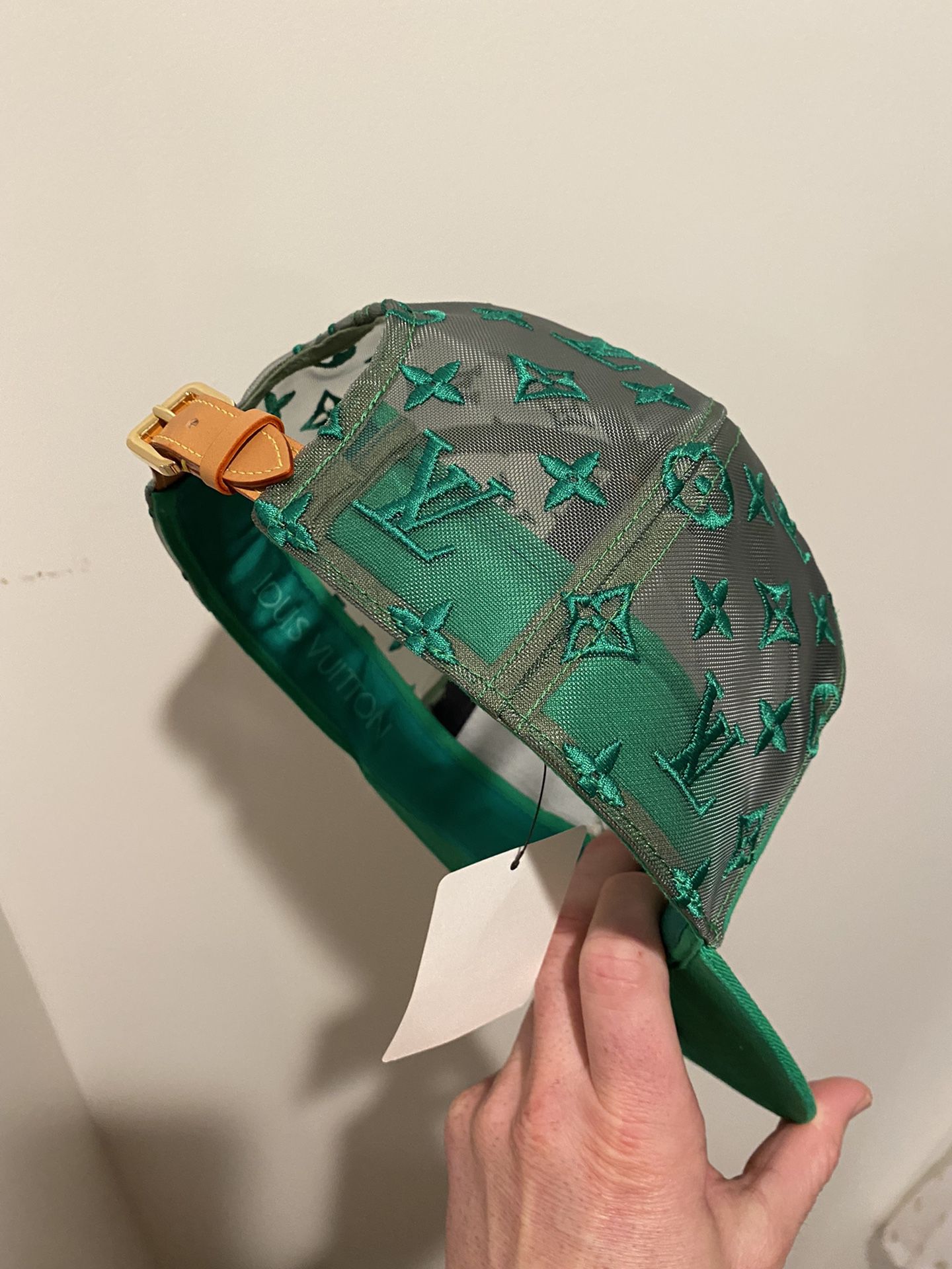 Louis Vuitton LV Everyday Embroidered Mesh Cap for Sale in Tustin, CA -  OfferUp