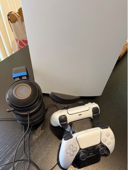 PlayStation 5 (disc version)