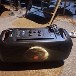 JBL PartyBox On-The-Go Essential