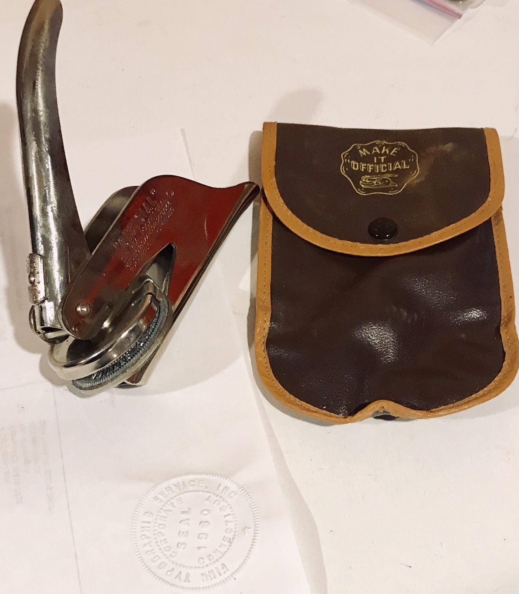 VINTAGE MAKE it OFFICIAL Pocket Seal HAND STAMP embosser --- Corporate Seal of FINN TYPOGRAPHIC, Stamford, CT, Connecticut. In excellent condition.