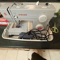 Singer Heavy Duty Machine 