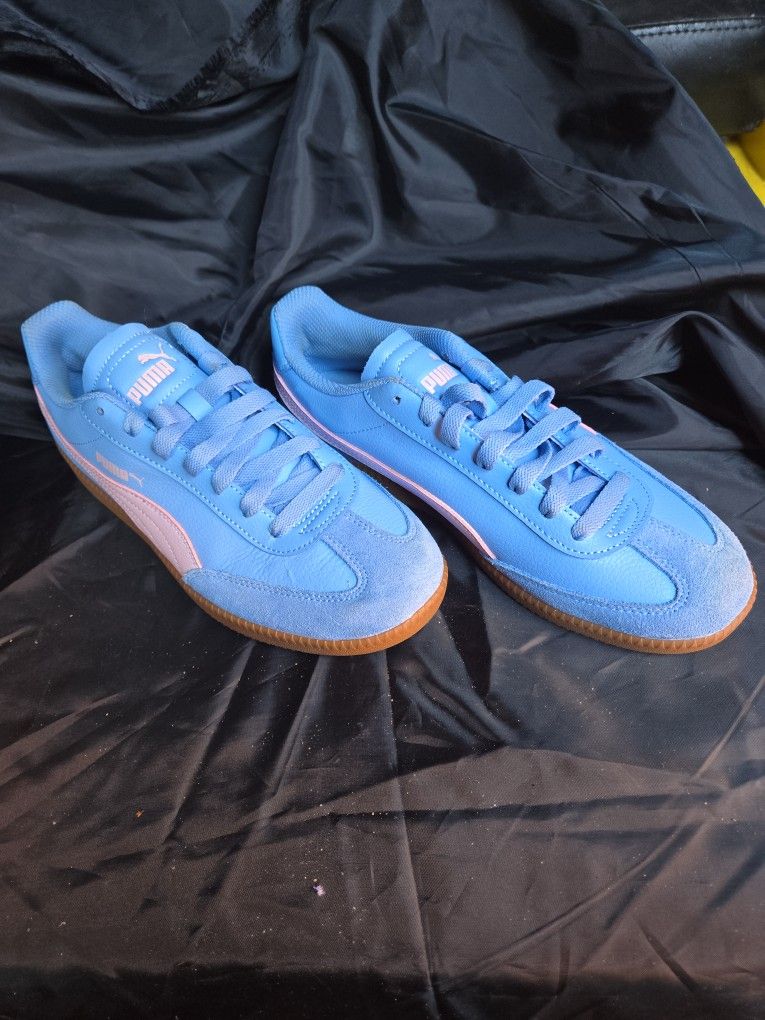 Womans 8.5 ( Fits Like 8) Puma Shoes $50