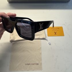 Lv Glasses