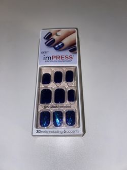 Press on nails