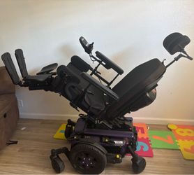 Quantum Edge 3 Mobility Chair - Excellent Condition