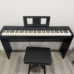 Yamaha P-71 Piano With chair