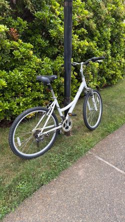 Women’s Nishiki Mountain Bike