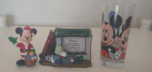 3 DISNEY COLLECTIBLES