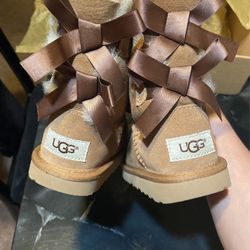 UGG Boot Chestnut  Bailey Bow II Girls Toddler Size 10
