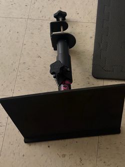 Gator studio monitor /laptop stand