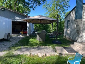 10’ x 10’ patio umbrella
