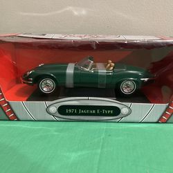 Road Signature 1/18 Scale Diecast - 92(contact info removed) Jaguar E-Type Roadster Green