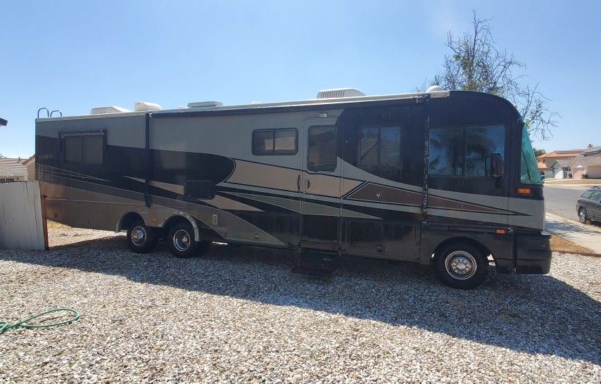 OBO 96 Fleetwood Bounder Motorhome