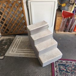 18 x 28 x 23" tall, nice washed pet steps