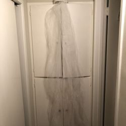 Floor length veil with headpiece