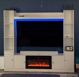 Entertainment center
