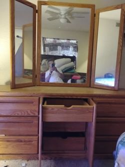 Title: Vintage 90s Honey Oak Finish Dresser with Detachable Tri-Fold Mirror