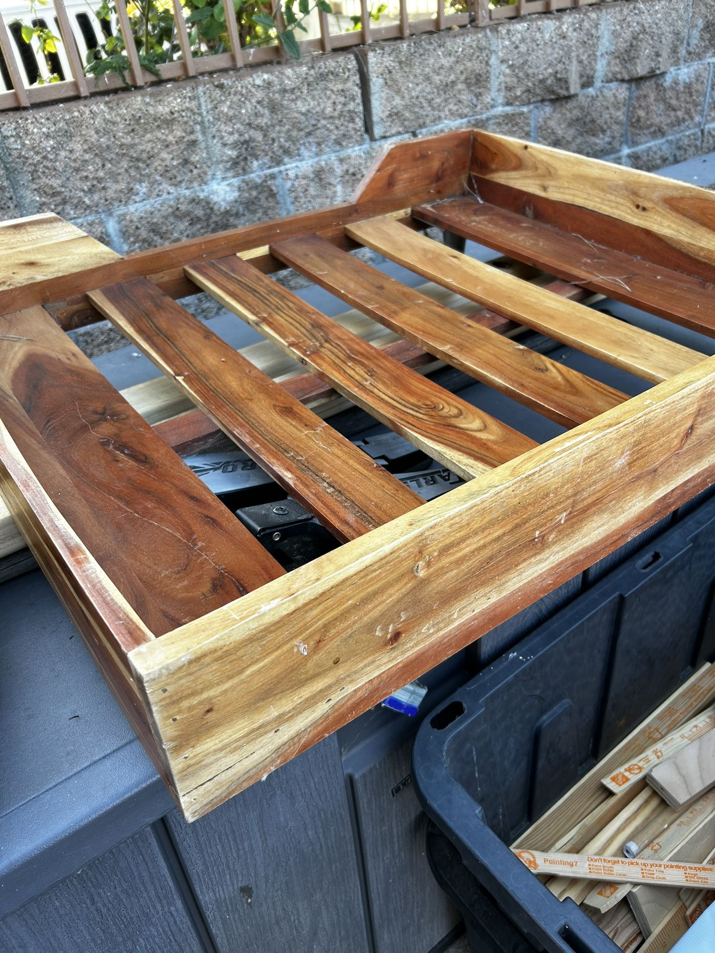 Brand New 100% Cedar Wood Dog Bed With Metal Legs